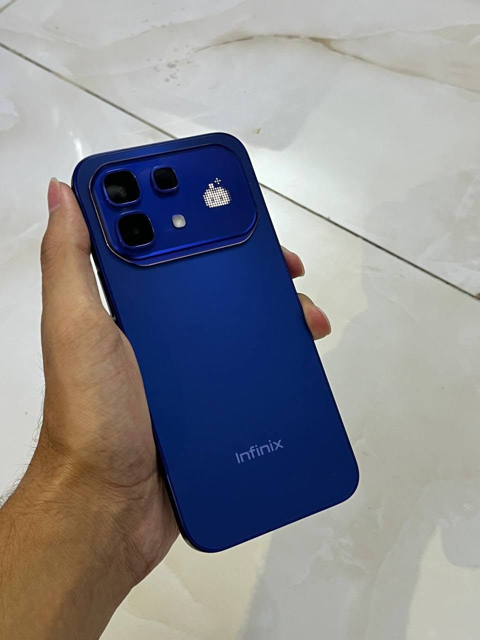 للبيع او للمراوس !! 
سلام عليكم 
انِفنكس نوت 60 برو 5G اللون الازرق
ذاكرة 256 GB عشوائية 16 (8+8)
البطارية 100٪ 
الجهاز اخو الجديد استخدام شهر ونص فقط  ، علماً اخذتة بـ 540 بوقَتها
ملحقات كاملة شاحن 90W + كارتون ٫ لا يوجد توصيل
السعر 475 بي مَجال بسيط
العنوان بغداد المدائن
رقم واتساب ***********

