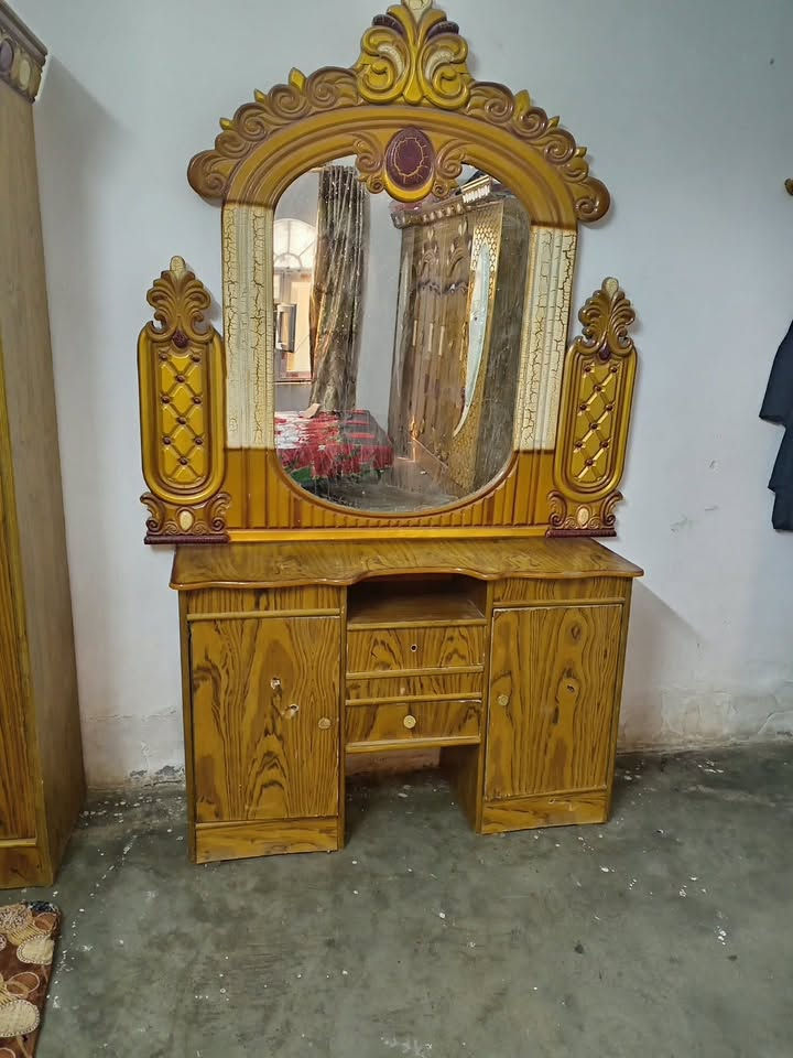 جدا جديده ب ٦٠٠  رقم ***********
