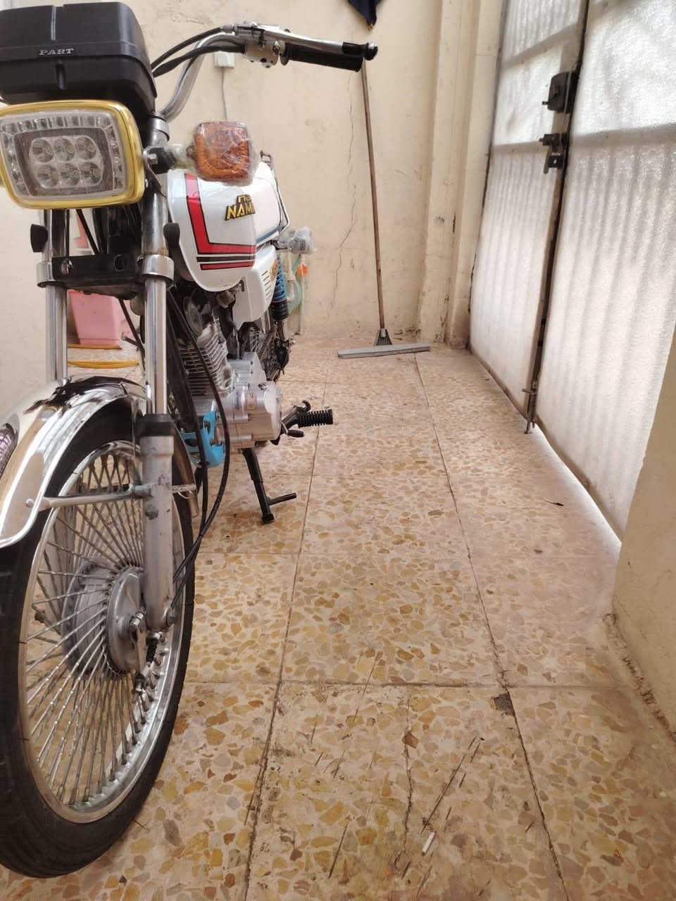 الهم صل على محمد وآل محمد❤️ 

السلام عليكم نامه برو مكينه غطاس🏍️ 
  افضل شي بالسوك✋ 
للبيع وكيله دراجه العارضي اصولي وليس سكنر🧑
  كارتون شوف عينك ما تعتاز شرح  جديده كارتون 🪬
موديل 23 ستسم بلادي مالته🔜 
سعر 850وبيه مجال بسيط كلش 💵 
عنوان النجف الاشرف 🇮🇶 
📲 ***********📲
دراجه احلئ من صور بعد
