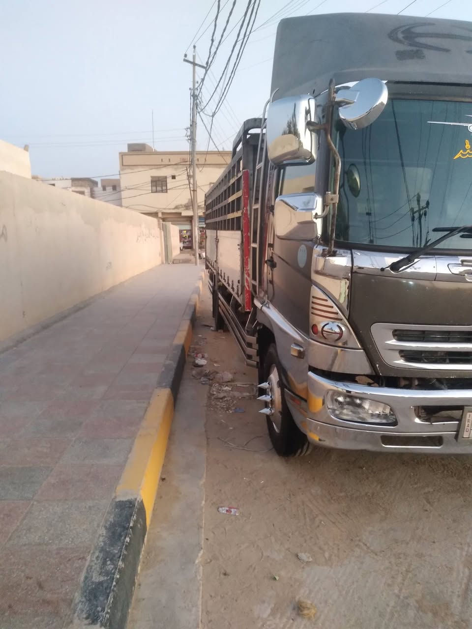 شيطان • للبيع • شاحنات