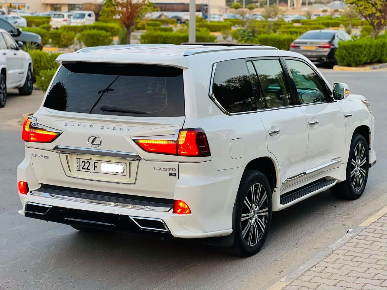لكزس LX570 • ٢٠١٠ • فول اوبشن