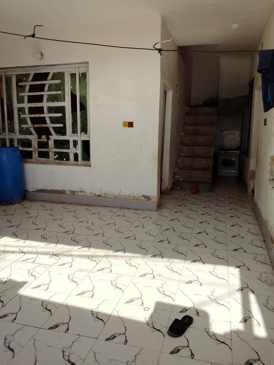السلام عليكم بيت للبيع مساحته 100 متر مربع مقابيل الصوره مال محمد الصدر اللي يريد يراسلنا على الخاص على الرقم يتصل‏‪***********‬‏
