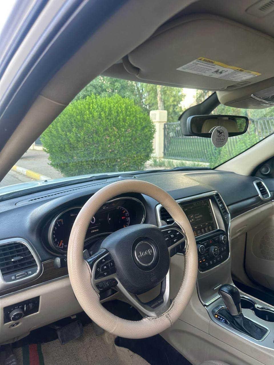سم الله الرحمن الرحيم

كراند شيروكي jeep 
موديل :- ٢٠١٧
وارد:- كندي 
داخل اصفر 
كشن كهربائي 
كشن خزن 
كشن جلد 
كشنات تبريد و هيتر 
تبريد مركزي 
شاشة كبير 
عداد ديجتال 
ستيرن كهربائي 
صندوق شفت 
بانوراما كبير 
حساسات و رادار 
تحديث سرعة 
ثلاثة مود (eco-normal-sport)
بعد هوايه مواصفات

Jeep گراند شیرۆکی clean
مۆدێل:- 2017
وارد:- کەنەدی زەمان 
ناو زەرد مەرغوب 
کشن کارەبای 
نیزامی کشن خەزن 
کشن جلد 
هەر چوار کشن سارد و گەرم 
تەبرید مەرکەزی 
شاشە گەورە + گێچ ئەلیکترۆنی 
سوکان کارەبای 
سندوق شەفت 
جام ئۆتۆ
پانۆراما + پەردە 
حەساس پێش و پشت و رادار
کۆنترۆلی خێرای 
سێ جۆر مۆدی لێخورین (Eco-Normal-Sport)
زۆر مواسەفاتی تر

*********** واتساب 
*********** واتساب
سعر 19,500$ أربيل, العراق
