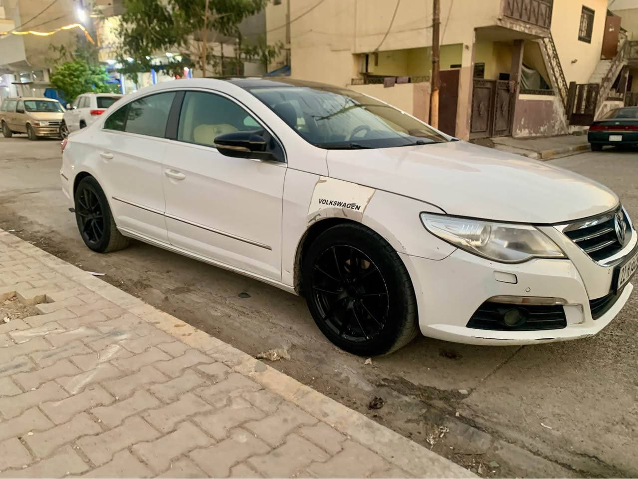 نضيفه وجاهزه
فولكسفاغن CC موديل 2012
فول مواصفات
محرك 2.0 TSI تيربو
4 سلندر
گير أوتوماتيك
تبريد ثلج قطعتين
لايت ترحيب
اشارة ترحيب
فتحة سقف
شاشة
حساسات
سياقه اوتو 
بردة خلفية كهربائية
شاشه بلادي لتحديد الأعطال 
مواصفات راحة وأمان متعددة
السيارة نظيفة 
جاهزة للاستخدام

مكاني : كركوك
*********** كركوك, العراق
