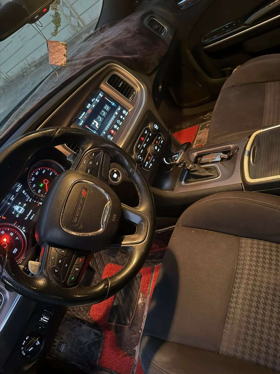 جارجر 2019 امريكي ماشيه ب90 جاهزه مواصفات gt السعر 185 بي مجال شراي يتصل ***********

