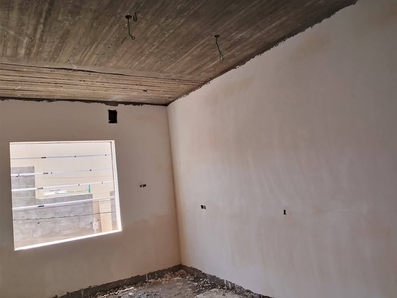 لبخ. مخمر. بياض.  متر.  8 مساطر.    
لبخ. فقط 5. بياض. 3
***********
