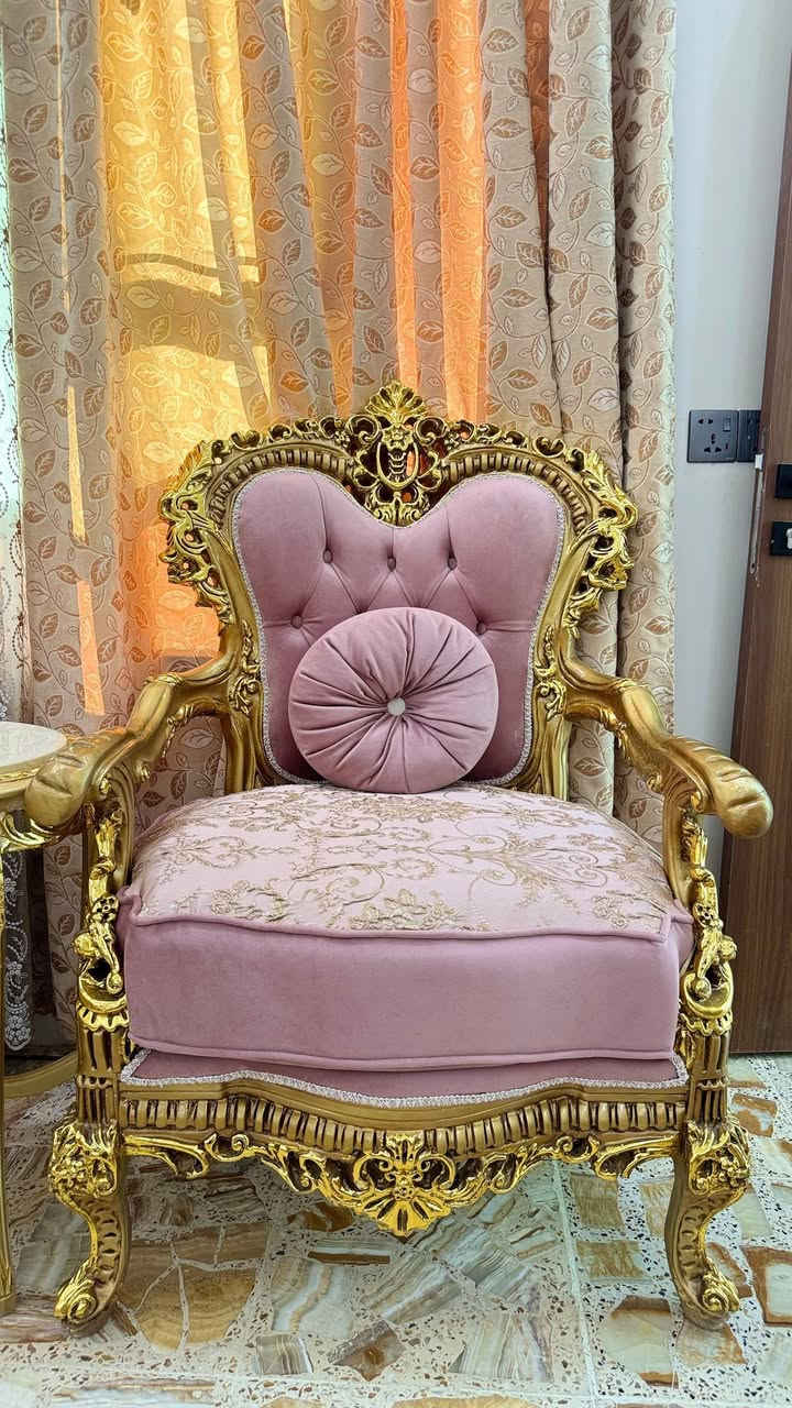 تخومه مصريه دمياطيه غير مستخدمه خشب زان الاحمر وصبغ حراري بورق الذهب وقماش تركي درجه واسفنج كثافه ٤٠ قياسات خاصه ضخم ياخذ التخم الواحد ١٤ نفر ويا ٥ طبلات وحده كبيره و٤ صغار و١٤ كوشه يعني ماشاء الله تبارك الرحمن تخم ضخم وطبلات هواي جمال ومتانه وروعه وجوده بالعمل سعره ٣ ونص وبي مجال
هذا التخم ينباع بمعارض بغداد ٣٥ ورقه لان إيجار وعمال ومولد ومصاريفه هواي يكون سعره غالي اني اعرضه بيتي يكون سعره ارخص
ملاحظه الشراي انطيه ماي عيوني واداريه بالسعر
وهذا رقم متواجد فيس او واتساب 
*********** 

تخومه مصريه دمياطيه غير مستخدمه خشب زان الاحمر وصبغ حراري بورق الذهب وقماش تركي درجه واسفنج كثافه ٤٠ قياسات خاصه ضخم ياخذ التخم الواحد ١٤ نفر ويا ٥ طبلات وحده كبيره و٤ صغار و١٤ كوشه يعني ماشاء الله تبارك الرحمن تخم ضخم وطبلات هواي جمال ومتانه وروعه وجوده بالعمل سعره ٣ ونص وبي مجال
