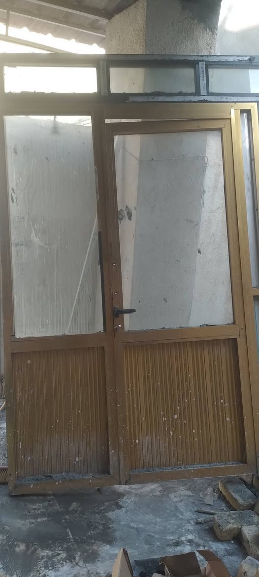 باب حديد ثقيل • جديد • باب المنيوم
