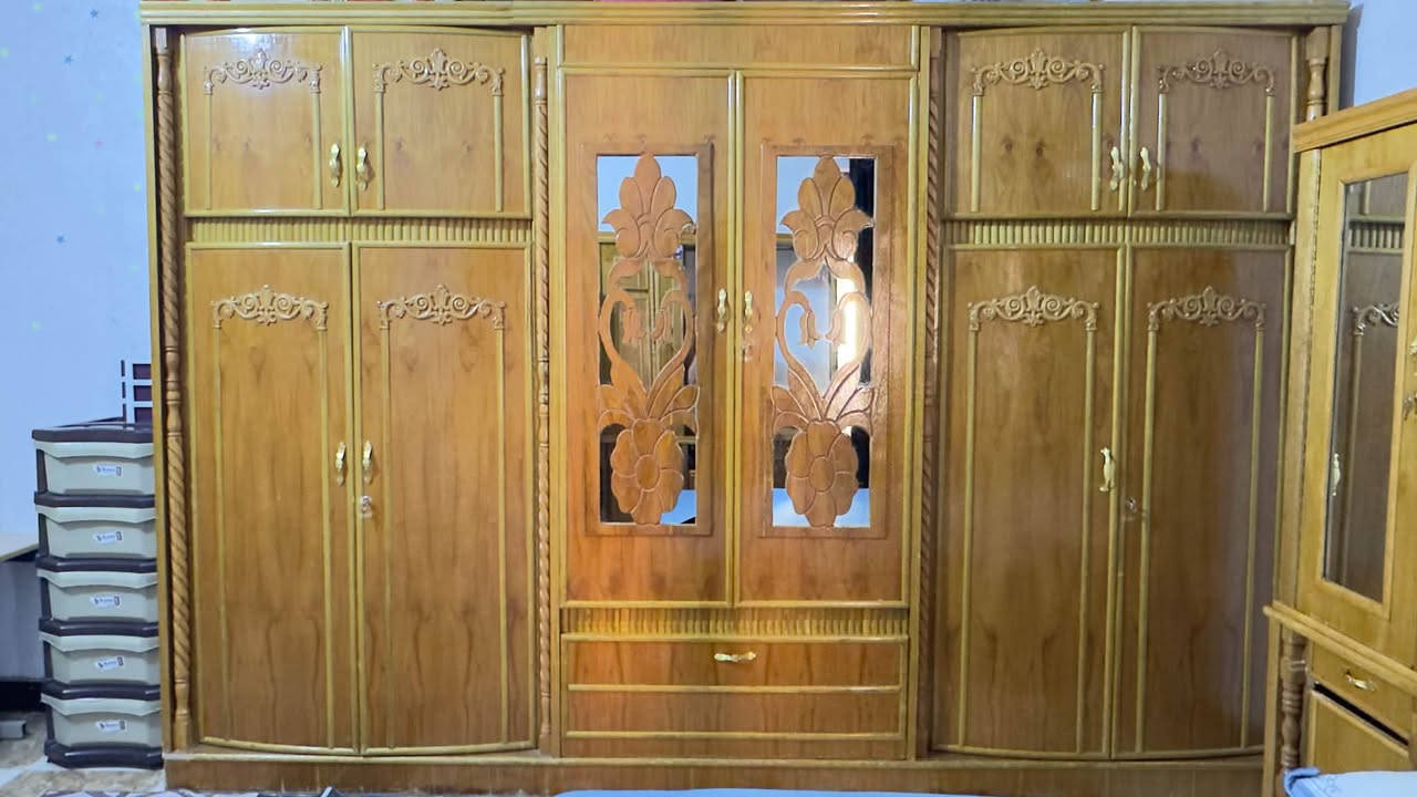 غرفه اخشاب • صبغ الايلوني • حديث