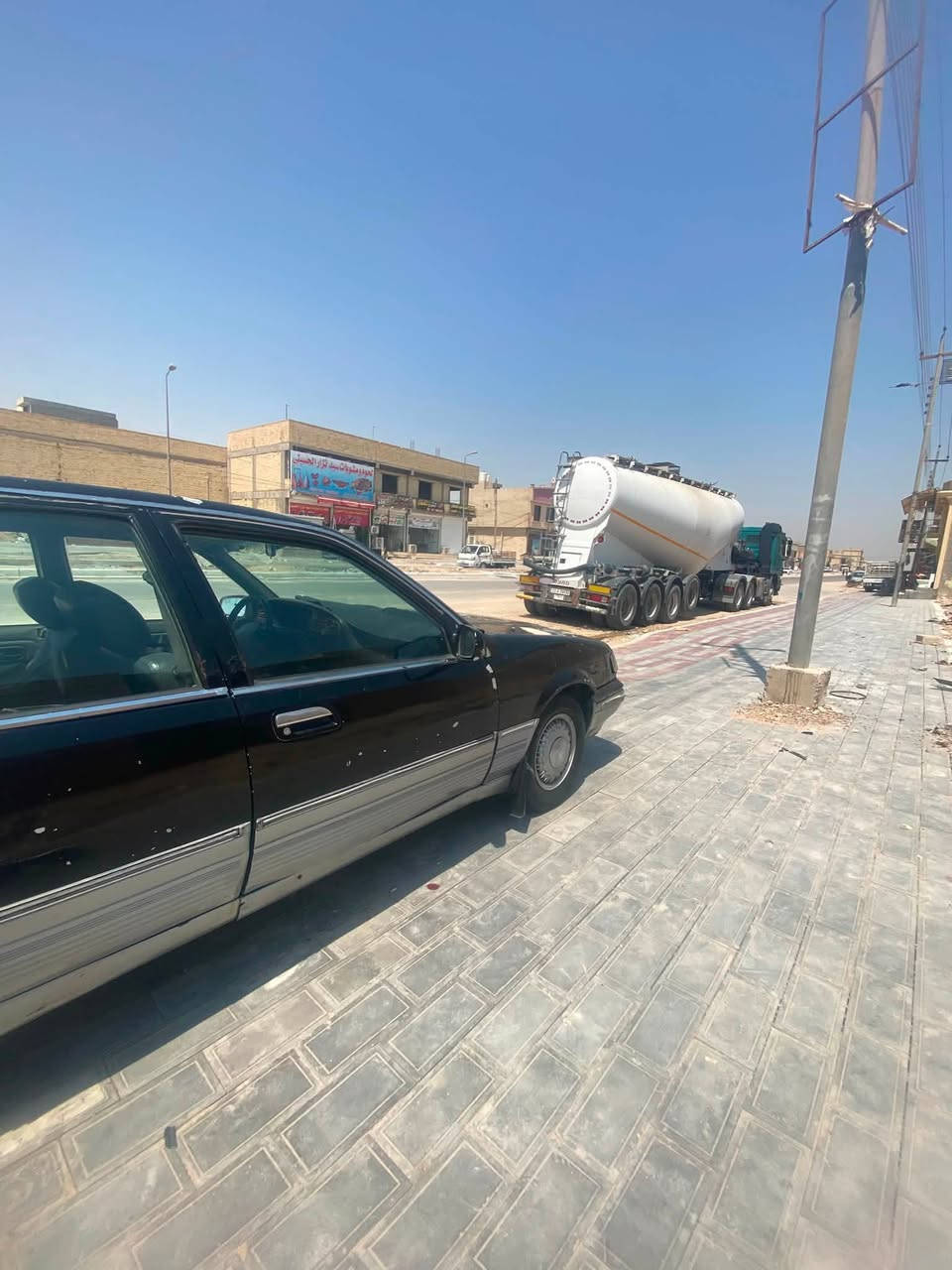 سلام عليكم برنس للبيع مستعجل مديل 96مكينه وكير اتماتيك مكينه وكير وحداديه وتخم تاير خير من الله سياره مكفوله من الضربه رقم بغداد نكليزي سنويه وهزه جديده 2030تحويل ثاني يوم دواخل نظيفه سياره كلش حلوه وبل عافيه عل ياخذها ومال بيت الله شاهد سياره كلش حلوه وحله من البل صوره السعر 23وبيها مجال مكان كربلاء رقم الهاتف ***********
