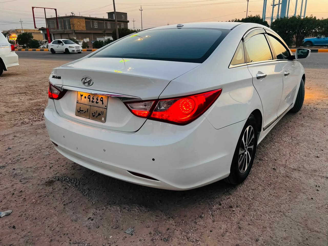 للبيع او المراوس سوناته 13خليجي 2400 السياره حلوه وجاهزه مكينه وكير وتبريد ب120وبيه مجال***********
