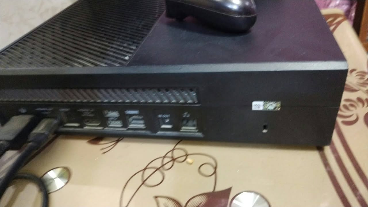 السلام عليكم للبيع جهاز إكس بوكس وأن فات لوك ستيكر فول نضافه ويا كيبل HDMI ويا يده اصليه ماته بي لعبه GTA5 و the crew motorfest 
جهاز فول نضافه مكاني بغداد الجديدة يوجد توصيل 
***********
