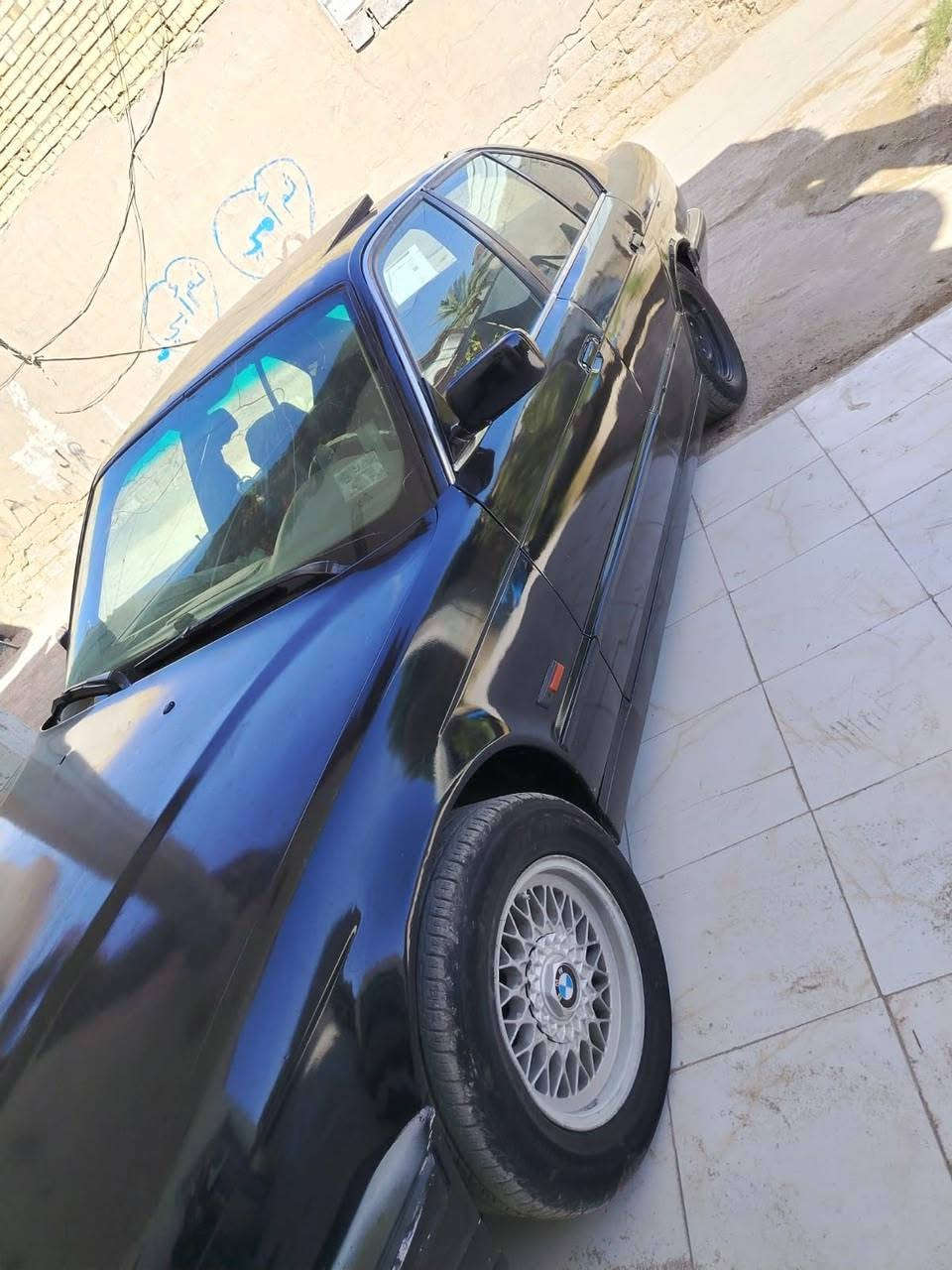 سياره BMW للبيع
موديل 1993
حجم 525
بجم عريض تخم تاير
 مكينه زينه
 كير منمر ثالث
تبريد شغال 
 كهربائيات كلها شغاله كشنات كهربائيه
 رقم كركوك مداور ثاني يوم
#العنوان_الحله_قضاء_القاسم
  ***********
