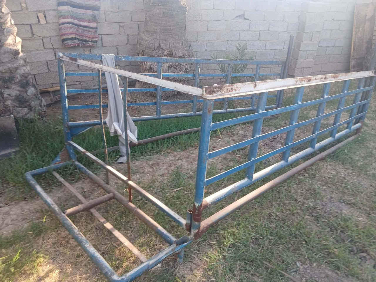 للبيع محجرات كيا حمل واحد جديد ابد مامستخدم واحد زين نضيف مكان نعمانيه ***********,
