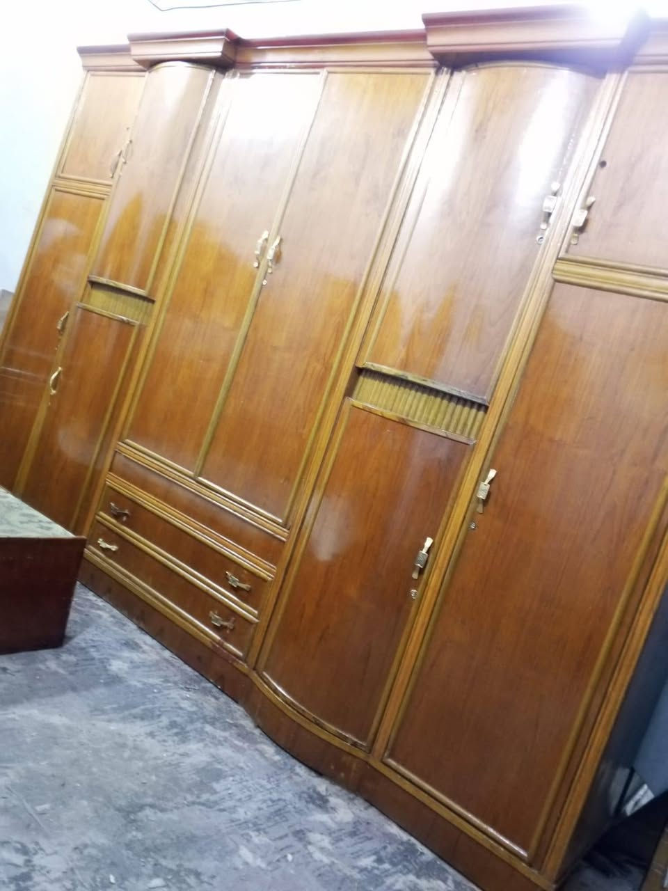 650غرفه ست ابواب صاج داخل وخارج نفخ زاويه كنتوريه هيه شالوزه هيه جزامه للخزن بغداد الحسينيه مال الراشديه وعندي توصيل ***********
