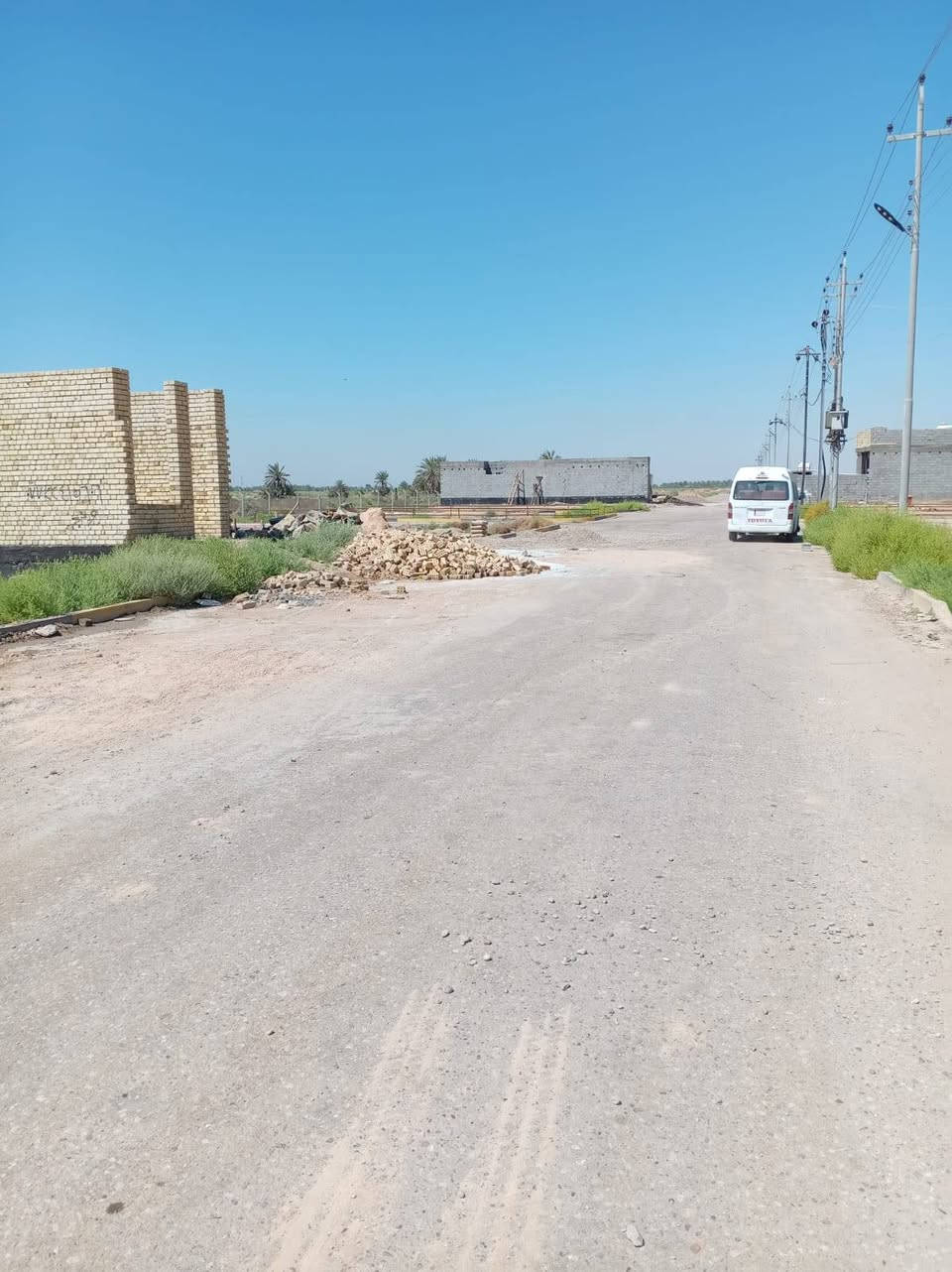 السلام عليكم قطعه أرض ١٠٠ متر طابوزراعي سند ٢٥ بين لحصوه والمشروع عله شارع عام ٠٠ماء كهرباء٠٠تبليط سعر ١٢  ***********
