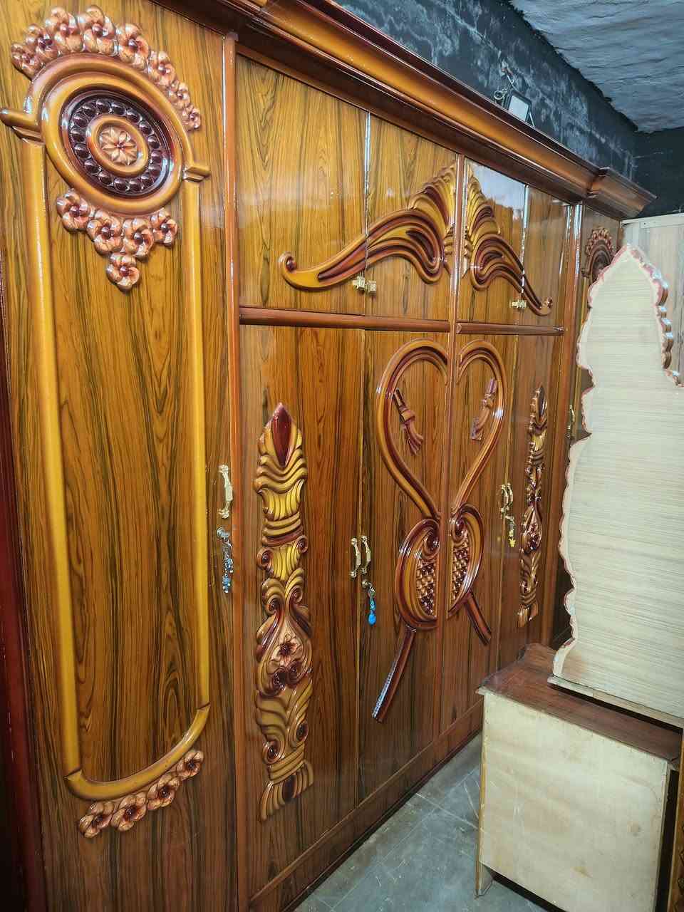 غرفة ٦باب محلق اخت الجديدة مابيها اي ضرر خارج داخل صاج مكان بغداد فلكة حي النصر يوجد توصيل ***********سعر ٧٥٠
