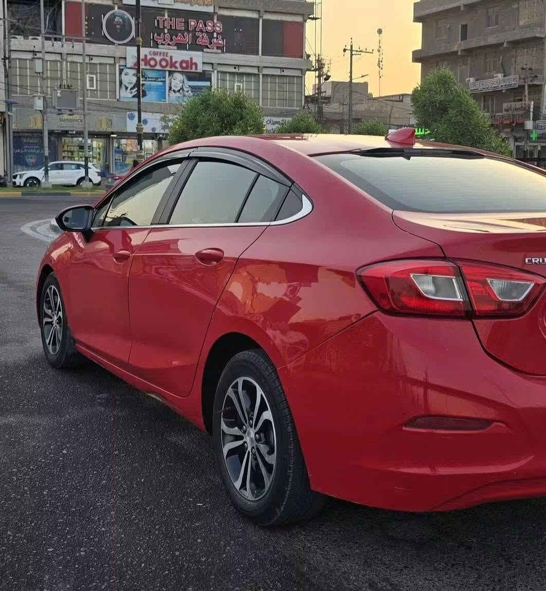 سلام عليكم 
كروز وراد مريكي موديل((2019))قطعتين جاملغ وبنيد والباقي مكفول بدون دواخل رقم بغداد بسمي نكليزي ((2030))مكينه وكير وحداديه وطخم تاير وكهريات تبريد كله شغاله داخل جديد مكان سياره بصره سعره $((95)) وبيه مجال 
((( ***********)))((***********)))

نص مكتوب في الصور:
- Galaxy S24 Ultra