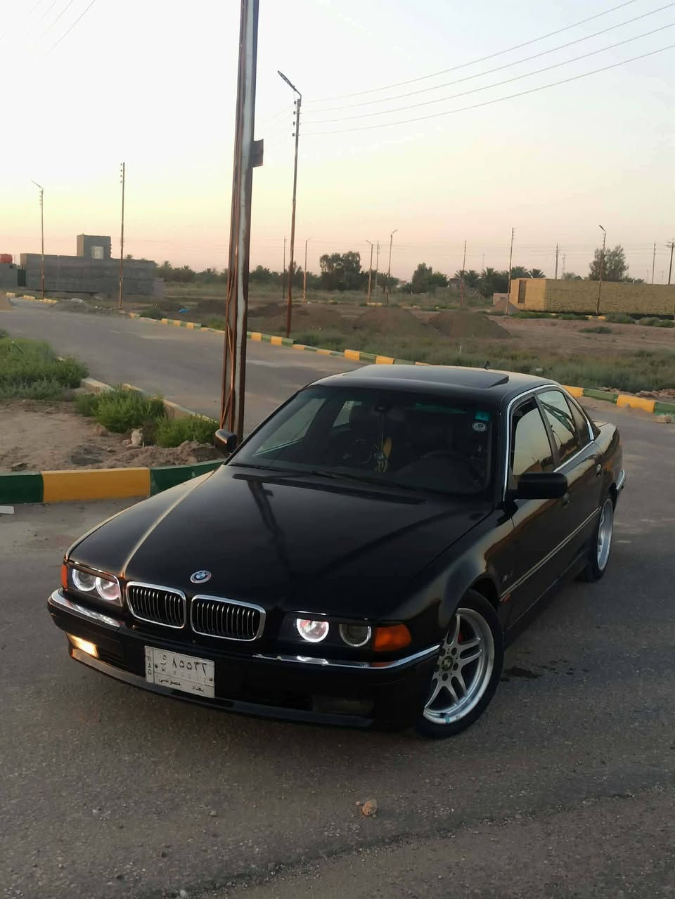 السلام عليكم
خفاش 740 اصل مديل 96
كير  مكينه جدد 
تبريد ثلج 
كهربائياته كله شغاله 
مصبوغه احزام اثر جراد بدون اي حادث
باتري جديد 
 تخم تاير جديد ويل ام اصلي
جام كله شغال
لايتات منضومه زنون
سياره جاهزه مال جناي ربع ما تخسر عليه 
رقم بغداد باسمي
السعر 75بيه مجال 
الرقم***********
