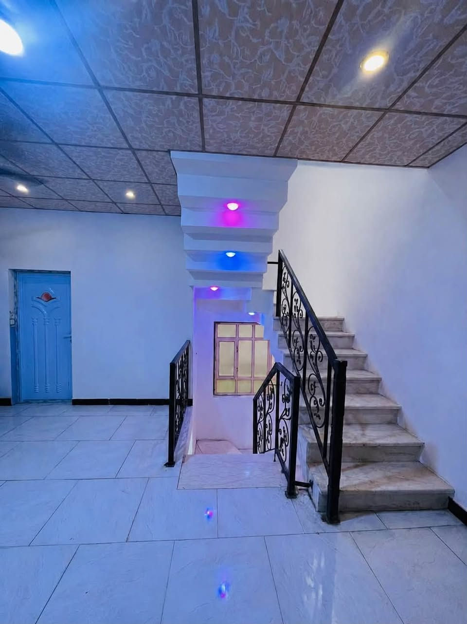 🏠 دار للبيع – الطويسة (مقابل الجسر الأحمر)
📞 التواصل واتساب مع المالك للجادين فقط 
***********   واتساب👉🏻

✅ طابو صرف
✅ من المالك مباشرة
✅ بناء حديث (2020)

📍 موقع مميز مقابل الجسر الأحمر، أقل من دقيقة مشيًا إلى الشارع الرئيسي، وقريب من جميع الخدمات.

📐 المساحة: 124.5 م²
📏 الواجهة: 10 م

تتكون من:

🔹 طابقين🔹 6 غرف🔹 هولين🔹 مطبخ🔹 3 حمامات

💰 السعر: 375 مليون (قابل للتفاوض البسيط)

