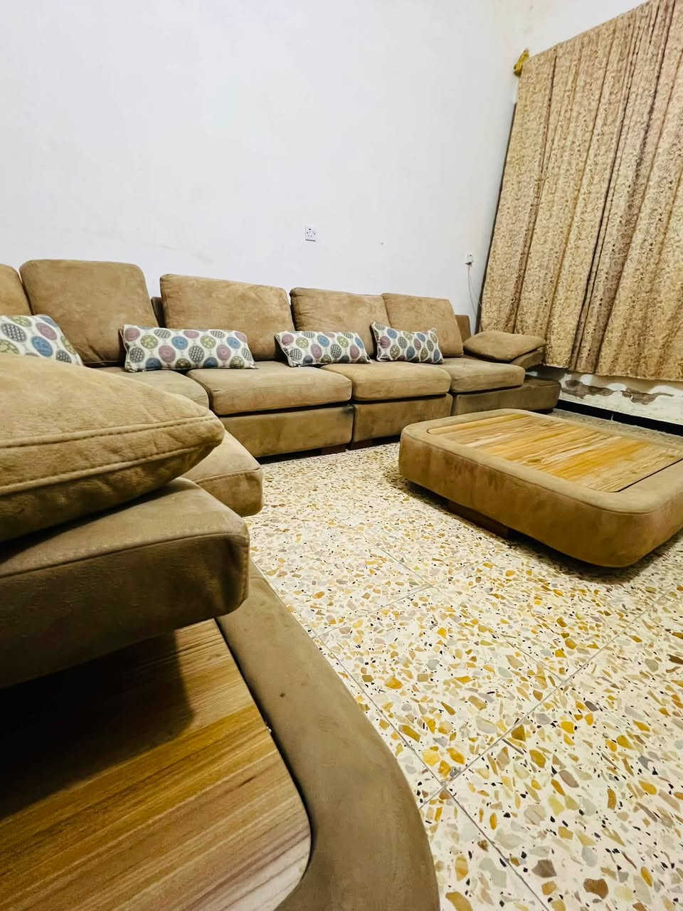 سلام عليكم تخم ديوان تركي بدون اي ضرر  سعر مناسب مكان مدينت الصدر مو شراي لا تراسل واتساب ***********
