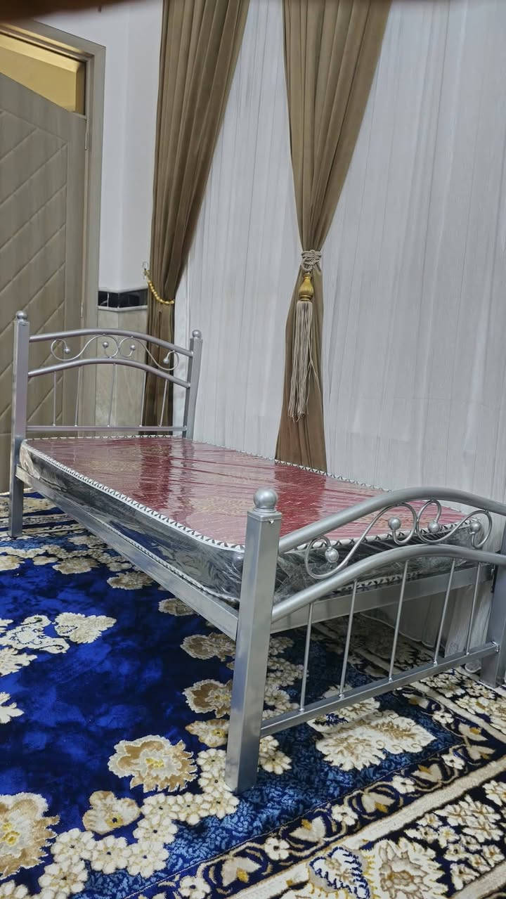 🔥🔥 عــــرض نــــار 🔥🔥
🛏️ سرير بتصميم ماليزي أنيق وعصري — فرصة لا تفوّت! 😍
🟩✔️ يتحمل وزنًا حتى 300 كغم 💪
🟩✔️ العرض: 90 سم
🟩✔️ الطول: 190 سم
🟩✔️ متوفر بلونين: أسود 🖤 وأبيض 🤍
🟩✔️ توصيل لجميع المحافظات 🚚
📩 للحجز والاستفسار: راسلونا على الخاص 💬
🔥 سارع بالحجز قبل نفاذ الكمية
اتصال+واتساب ***********

يوجد خصم عند طلب اكثر من سرير
