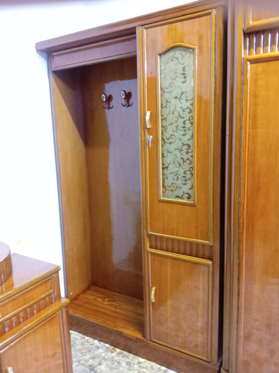 غرفة نجارة • صاج داخل خارج • حله