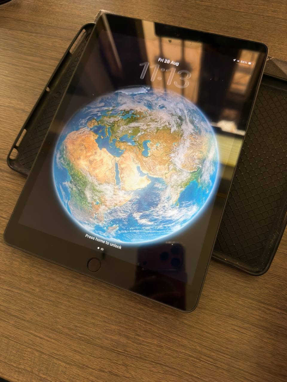 ايباد ٩ ذاكره ٢٥٦ جهاز نضيف مابي اي ضرر مكاني بغداد
***********
