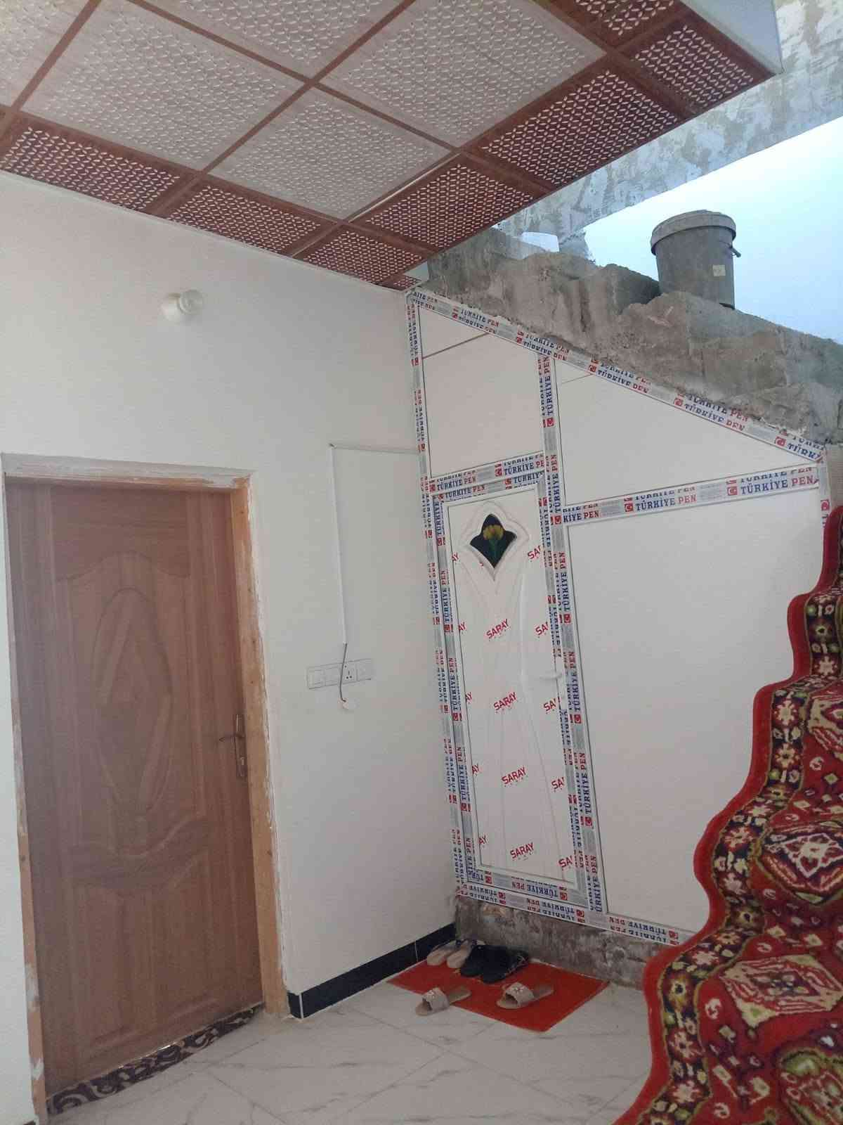 بيت للبيع • ١٠٠م • طابق ونص