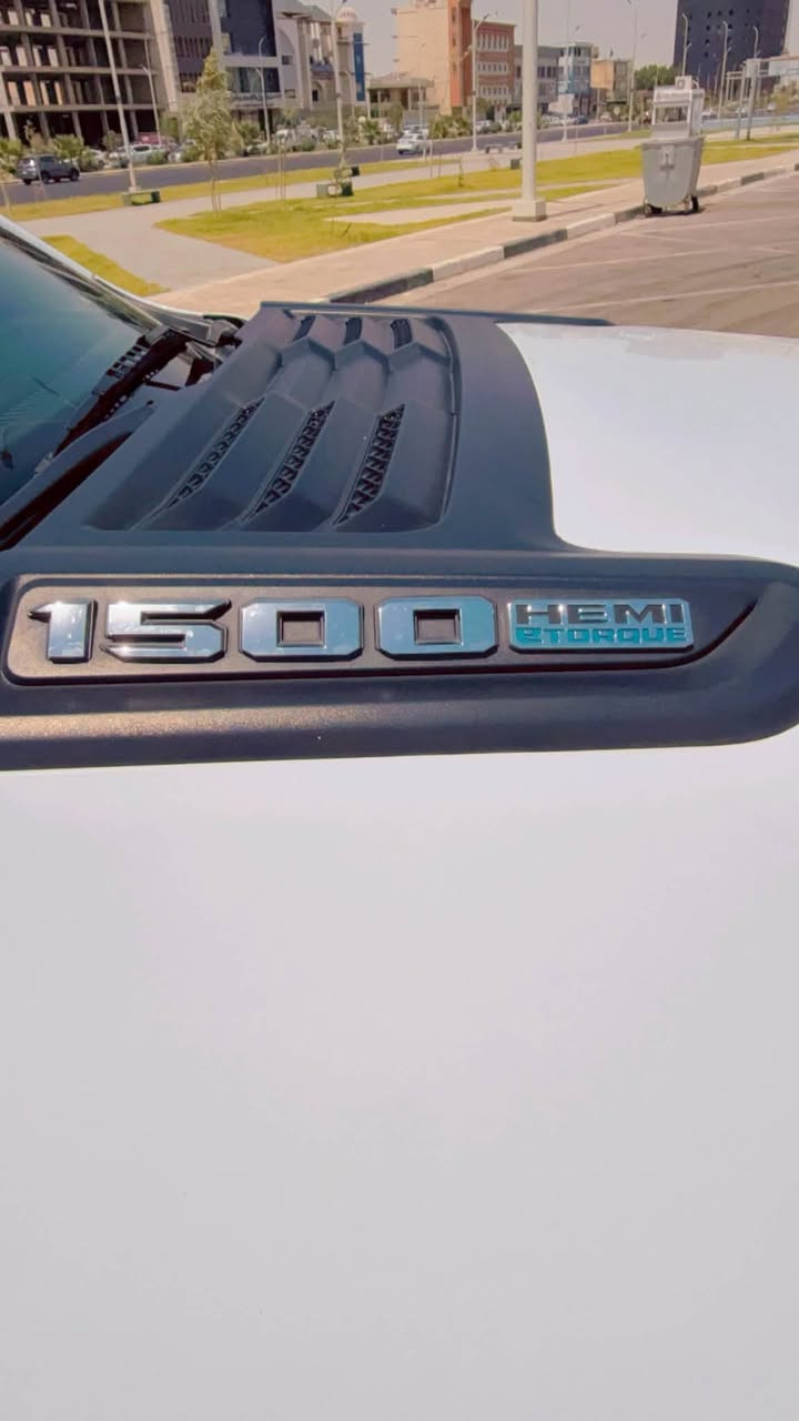 رام لارمي سبورت 2022
نضام etorque v8 الكهرباء مساعد بتقليل صرف البنزين وزيادة عزم السيارة
(رقم بصرة باسمي)
مكان السياره بالبصره
تقرير غرق
الدفع: خلفي فقط (2x4)
المواصفات :
دخول ذكي (بصمه)
تشغيل عن بعد
مقاعد جلد
كار بلي 
شاشه كبيره تيسلا
مقعد السائق والراكب كهربائي
تدفئه وتبريد مقاعد امامية
تدفئه ستيرن
حساسات امامية
حساسات خلفية 
كاميرا خلفية 
نظام بريك طوارئ تلقائي 
المرايا الجانبية قابلة للطي كهربائيا 
الشباك الخلفي كهربائي 
إمكانية تعديل ارتفاع دواسات البنزين والبريك كهربائيا . 
هاند بريك كهربائي 
نظام تشغيل واطفاء اوتوماتيك لتقليل صرف الوقود
مرايا بخاصية التعتيم الذاتي 

‎الاستفسار: ***********
