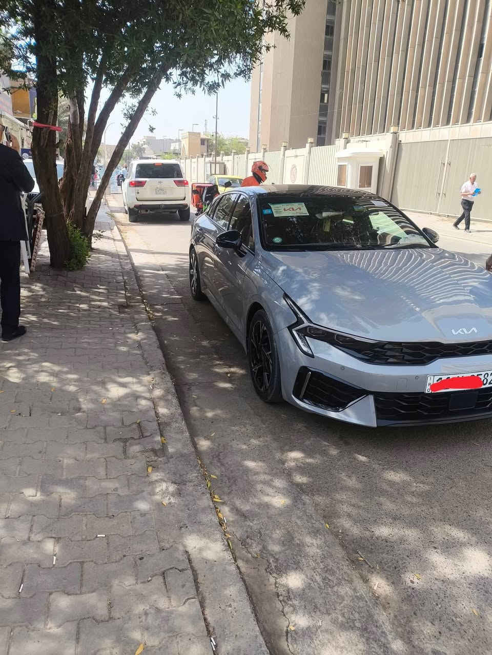 السلام عليكم
للبيع كيا K5

الفئة جيتي لاين

الموديل /2025

رقم بغداد بسمي 

*صور الحادث موجوده بالصور

1 حجم المحرك 4 سلندر 2500

2 كامره +رادارخلفي+رادار امامي+ حساس امامي حساس خلفي

3 بصمه ابواب وتشغيل عن بعد

4زنون عالي وناصي

5مقاعد جلد اصلي احمر 

6 كشن السايق كهرباء 

7هاند بريك بصمه

8تحديد مسار

9شاشا كبيره مع كامره دواره

10 ستيرن رياضي D شعار GT LINE

11 مثبت سرعه

12شحن واير لست

13اشاير بل مري

14نضام قياده ايكو + سبورت + سمارت + نورمال

وباقي المواصفات المعروفه في فئة جيتي لاين

مكان السياره نجف 

رقمي ***********
السعر ١٧٩ وبيهة مجال 
مستعجل على بيع الشراي يتصل
