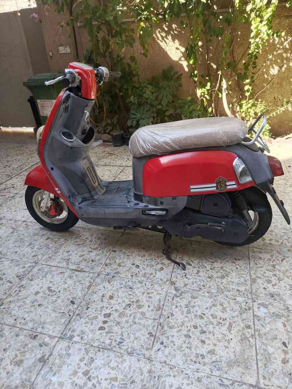 السلام عليكم بوليس للبيع اي نقص مابيهه الدراجه حلوه ونضيفه ابلاديه ختم واحد كله شغال السعر 650  وبيهه مجال مكاني الحسينيه مال راشديه  ***********
