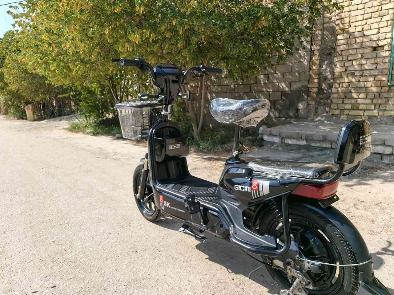 السلام عليكم دراجة شحن للبيع حجم 14     2025اربع بطاريات نضيفات تايرات جوبلس اشارة يمنة يسرة 3سرع حقيقي 40  متواجد خاص العنوان بابل 
للاستفسار اتصل ***********
