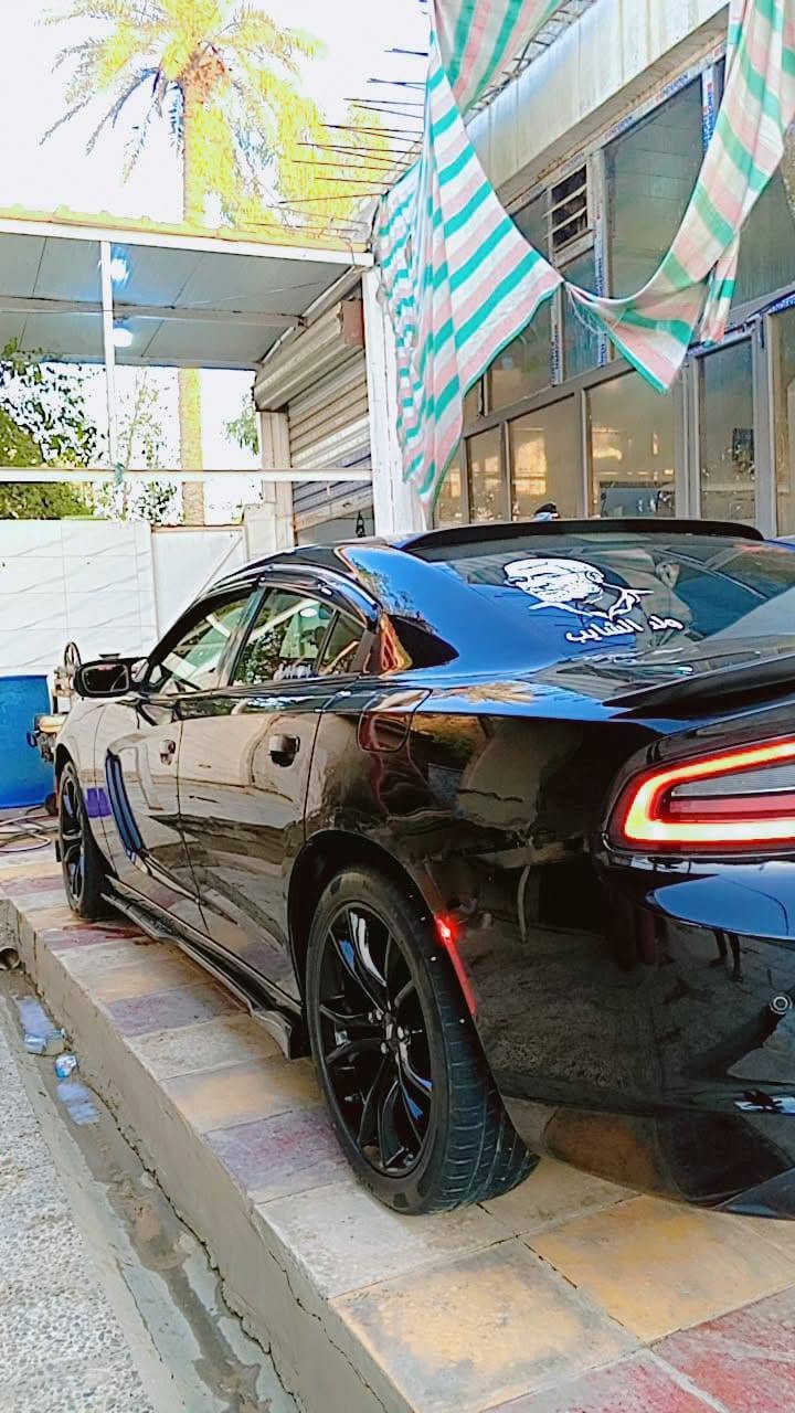 السلام عليكم للبيع دوج جارجر sxt2018 حادثه دعاميه فقط ومحدثه بنيد ودعاميه السيارة بدون صبغ عدا قطع التحديث سونار موجود بل منشور مواصفات السياره فول واحد عله واحد فول للاخير السياره كاصه عله ايدي من 2018 لحد الان السياره جديده بمعنى الكلمه من امريكا جاي تزويد صالنصه صوت كلش حلو  رقم بغداد تحويل ثاني يوم السعر215 وبيه مجال ‏‪***********‬ بغداد, العراق
