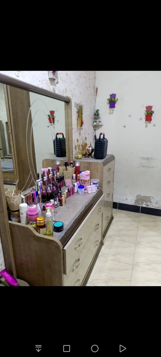 غرفه. ٨ قطع مع. دوشك صومايه السرير تفصال عراقي السعر ٦٧٥
مكانه النصر والسلام
***********
