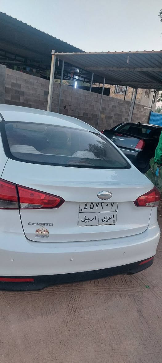 سلام عليكم سيراتو موديل ١٨
سياره مكفوله ما عده بصوره واضحات 
سعر ١٢٠ وبي مجال الطيبين محرك ١٨٠٠ 
سياره نضيفه وصاحب سياره
 هاذا رقمه ***********
