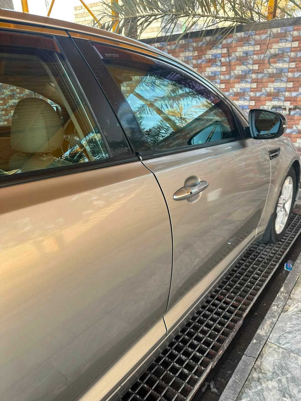 السلام عليكم
للبيع كيا اوبتيما

ادوات بدون رقم 

وارد امريكي حادثه باب فقط مبدل 

السعر 65 ورقه وبيه مجال 

فول مواصفات بانوراما 

كشنات جلد 

تدفا تبريد كشنات 

شاشه كامره خلفيه

خزن كشنات 

مكينه 2400 جديده 

حداده جديده 

‭***********‬
