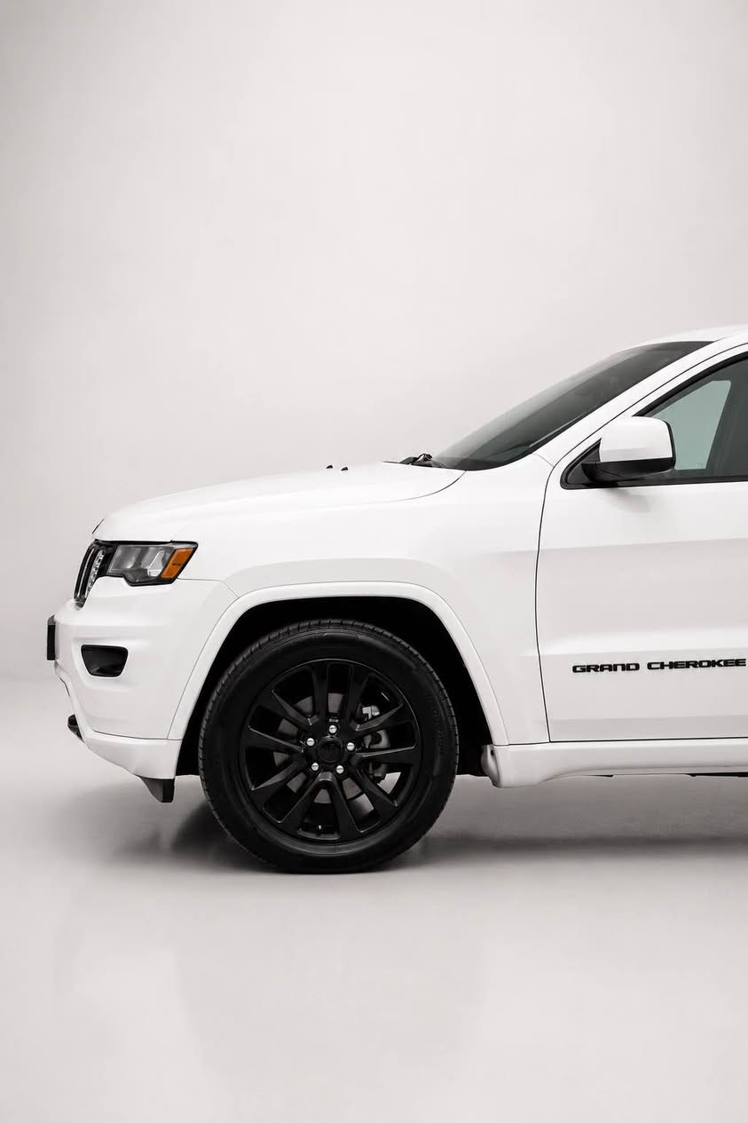 JEEP GRAND CHEEROKE 2020
BLACK TOP
کلین تایتڵ دەعامی بۆ دەعامی بەشەرت 
88هەزار میل رۆیشتووە 
فول فول مواسەفات 
بەسمە 
سڵاید 
حاسە
سنوق شەفت
ڕاداری ئاوینە 
ڕاداری دواوە شاشە گەورە 
کوشن هیتەر 
کوشن جلد و شاموا 
کوشن کارەبای 
نرخ ٢٨٠$ 
*********** السليمانية, العراق
