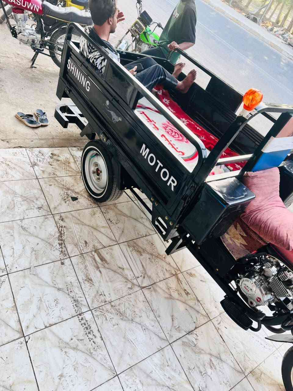 سلام وعليكم ستوته للبيع اوراق اصولي بلال موديل 2023 مكفوله كفاله عامه من الشخط السعر 2900 وبيها مجال مكاني بابل سدة الهنديه حي النصر رقمي ***********
