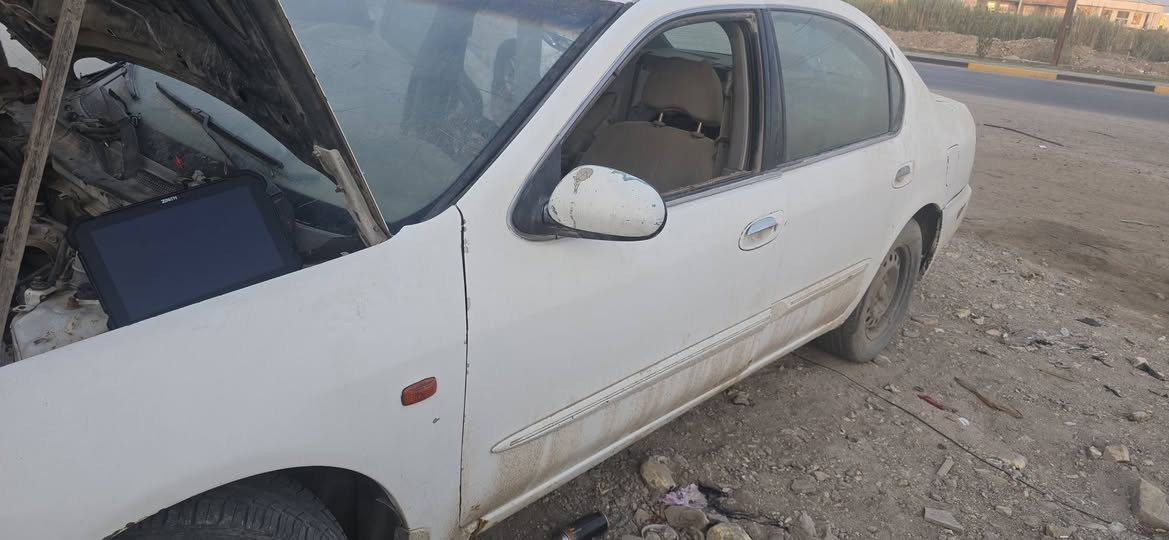 نسيان مكزمه ٢٠٠٨.  مزاد داخلية 
مكينة حاويه جديد 
ظفيرة جديد 
سعر ٣٥ وبيهه مجال 
موبايل ***********

