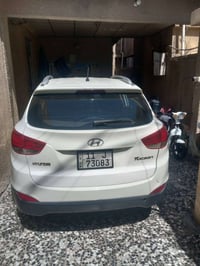 توسان موديل ٢٠١١ خليجي مكفوله من الصبخ والضربه ماشيه ١٩٠ العنوان بغداد...
