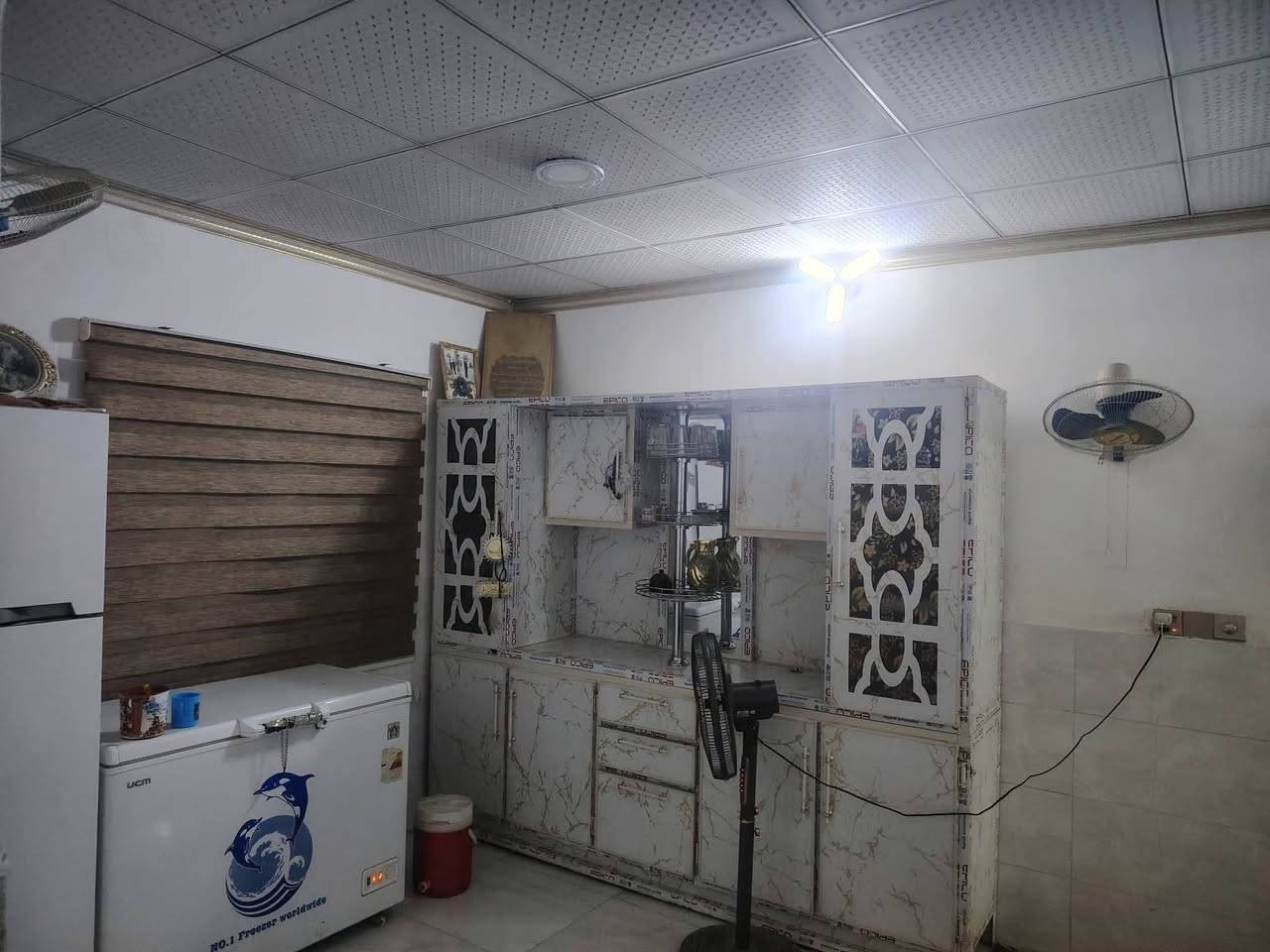 سلام عليكم بيت للبيع لمساحه لكل450،/ مضيف 3غرف حمام خارجي وداخلي لبيت هول مطبخ2، بيتونه ودرج لبيت سيراميك وصب كونكريت جاهز ما تصرف علي ربع وصاير بنهايت شارع يعني اخر بيت هوه مرتاح من كلشي لبيت جدا جبير ومناسب سعر 38 الارض زراعي سند ،مو تجاوز مكانه بين حي عرار وبين حي سكينه تابع لحي سكينه لبيت مكانه عل شارع لعام جدا راقي لمكان يناسب ابو لعائله لجبيره، ***********
