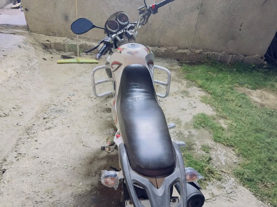 السلام عليكم سنكي اللبيع موديل 2018موطور نضيف كهربائيات شغاله نكره سلف مال محتاج  الرقم ***********
