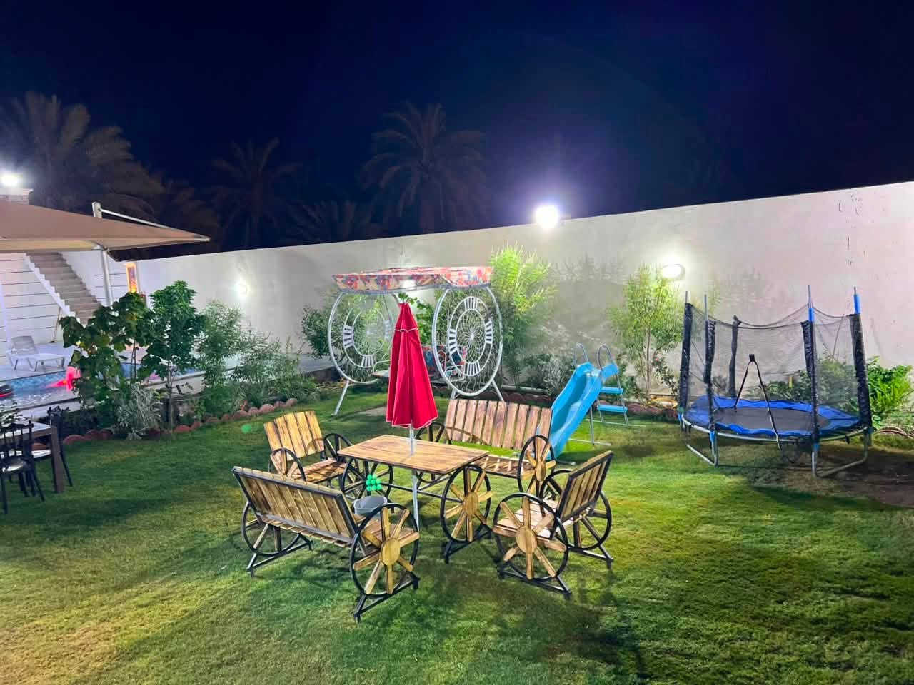 مزرعه بحر النجوم للإيجار اليومي 
العنوان الدوره بعيثه  قرب مدرسه الاحرار 
 تحتوي  ع 
 مسبح صغار وكبار. 🩵
باربكيو للشواء 😍😍
إنترنيت 
دي جي 🎺🎤
غرفتين 😴 
صحيات داخليه خارجيه 
مطبخ كامل من كلشي 
العاب  أطفال نطاطه زحلكيه مرجوحه 
فيشه 
منضده 
متوفره طيله أيام الأسبوع للحجز ***********
