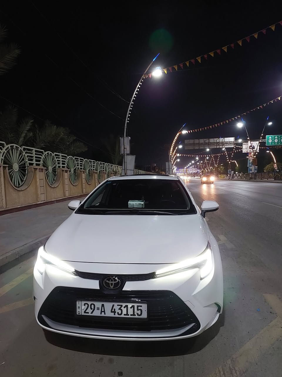 كورلا هايبرد مكفولة عدا رصعات بسيطة ماشية ٥١ الف فول مواصفات عدا الكشنات قماش مخمل 
كروز سرعة ونظام سياقة ذاتية 
السعر ١٤٥ وبيه مجال 
***********
