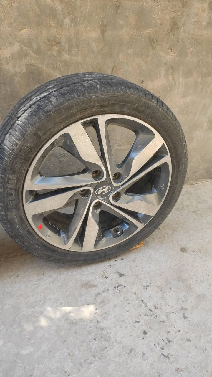 ويل وتاير حجم ١٧ الي يريده بخدمته الرقم ***********
