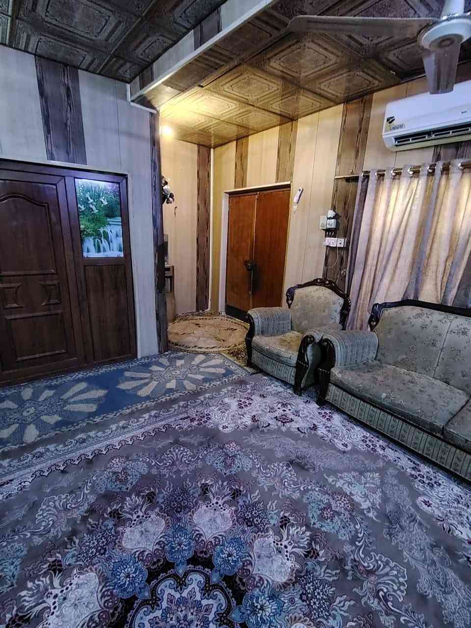الدار للبيع
المساحه 170 متر طابو صرف 
يحتوي على 3 غرف نوم وحده جوه و2 فوك
صاله 
استقبال 
مطبخ 
صحيات داخليه و خارجيه 
الموقع/قرب الامام شارع نعمان الوكيل 
للاستفسار عن السعر او اي معلومات الاتصال على هذا الرقم ‏‪***********‬‏

