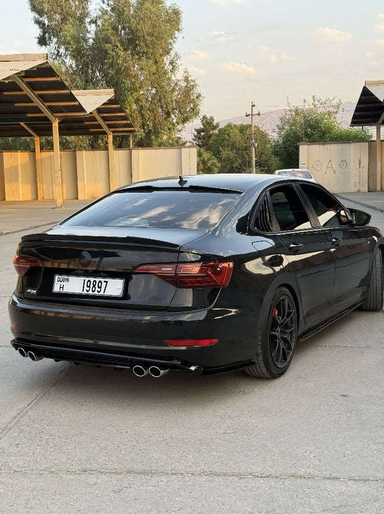 جیتا مۆدیل 2020 کامل سپۆرت لێزەری دوبەی
مەکینە 14ی تۆڕبۆی تۆماتیک کۆد و بارکۆت
85مایل ڕۆیشتوە گێڕومەکینەو تۆڕبۆو کامل بەشەرت
ڕادێتەی بیلادی و حەماوەی بەشەرت
مواسەفات S
برێک بەسمە
ئەو تۆهۆڵد
ئیکۆ
ئەوتۆ ستۆپ
شاشە گەورەو کامیرە
کوشین هیتەر
تەعدیل سورعەو ڤۆلیۆم
چوارتایەو ویلی لۆکی BBSی لەسەرە
تەبرید بەشەرت بێ تەقەو ڕەقە لەحیەو باڵو دیفۆزەری سپۆرت ودۆسەی بۆبەستراوە لایت لیدو بەگلایت لید سەیارەکە سەقف و کەڤەری بەشەرت بێ دەعم و لێدراو هەموو شتی لۆک نەبو نەتەوێ گۆڕینەوەش دەکەین بەشتێ بەدڵمان بێ سوپاس..
***********
*********** كويسينجاك, أربيل
