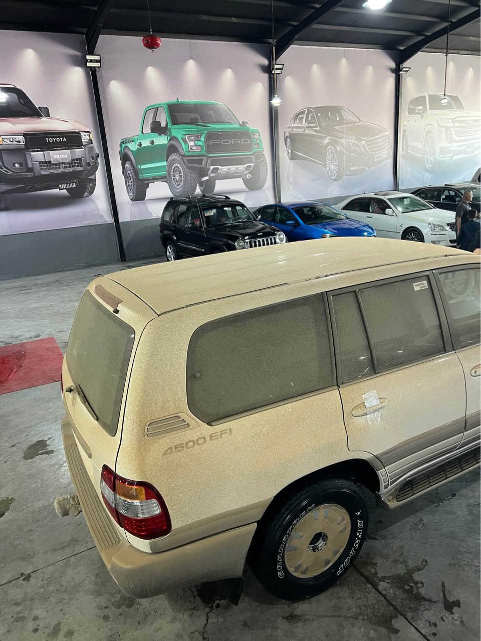 مۆنیکا ٢٠٠٣  
داژبڵ بەرز
122000کم ڕۆشتوە 
1پارچە بۆیاخ 
بێچاڵ و شوخت 
فول مواسەفات بێ سڵایت  
گێڕ و مەکینەو ئەکسل بە شەرت 
هەموو گیانی لەسەر دەقی شەریکە ماوەتەوە 
*********** السليمانية, العراق
