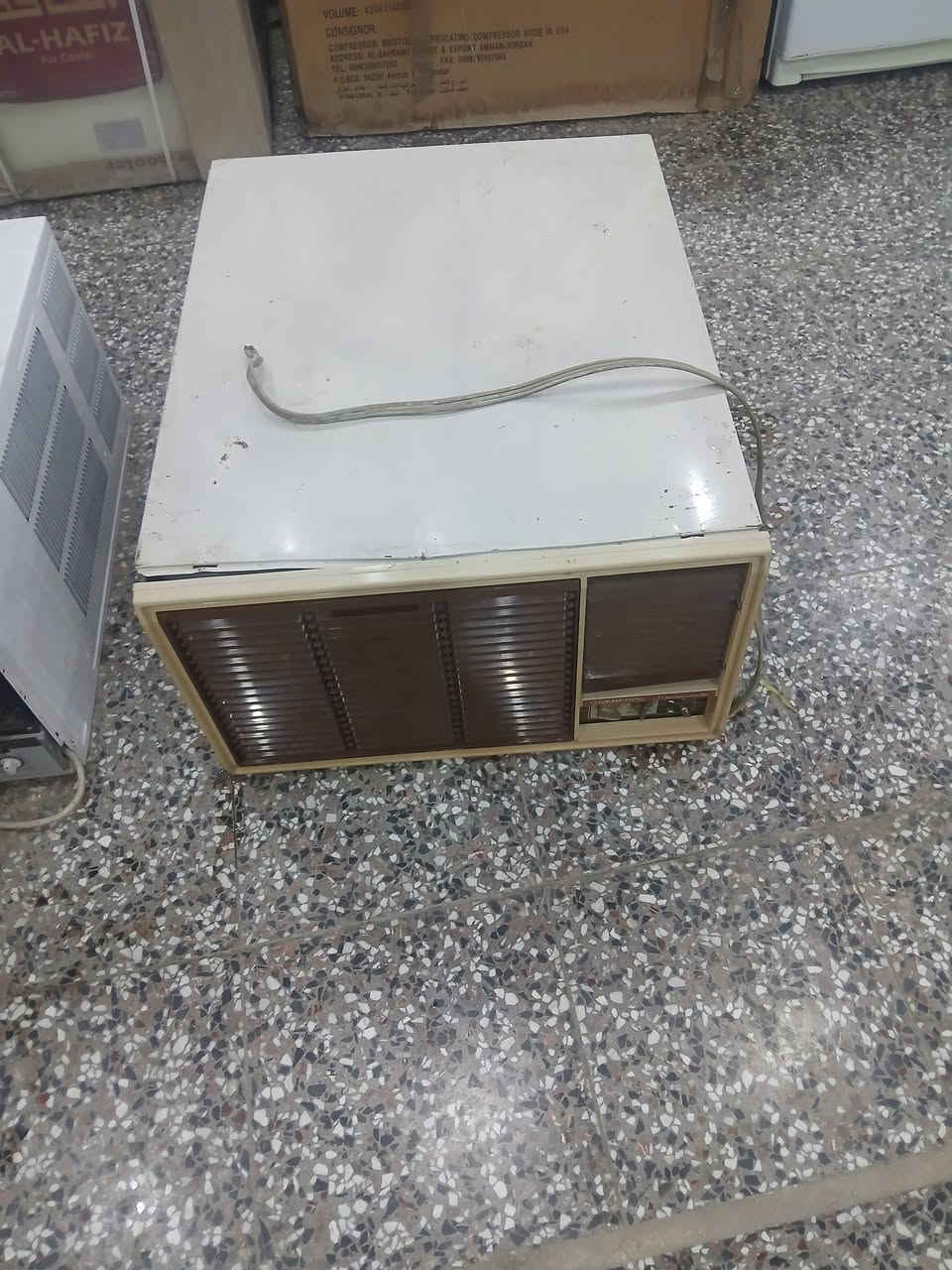 مكيف جنرال ياباني طنين حار بارد قرص شركه ما داخل تصليح نظافه عاليه.بغداد
السعر٤٥٠
***********
